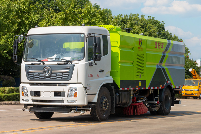 Dongfeng Tianjin Washing and Sweeping Truck 7 m³ refuse tank, 9 m³ clean water tank